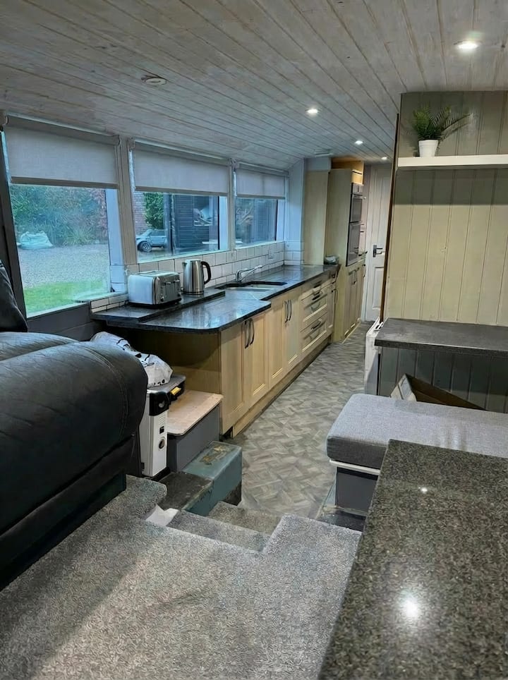 Durham Decker - Luxury Double Decker Bus Getaway. - Durham