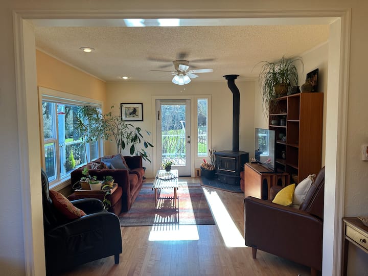 Cozy Birch Family Grove | Sleeps 6 - Kent, WA