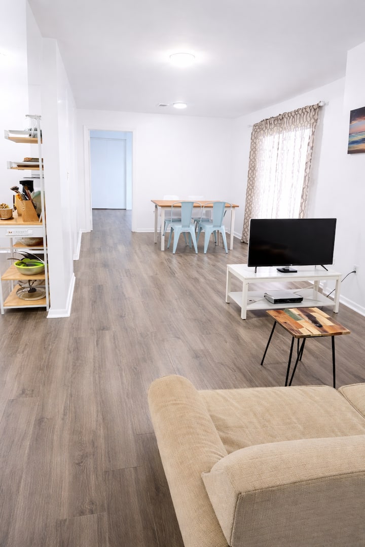 Large 2 Bedroom Apartment - The Scuba H - Huntsville, AL