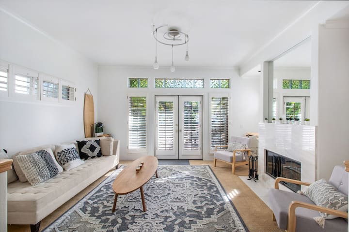 10th Street Paradise, Walk To The Beach, Firepit - Huntington Beach, CA