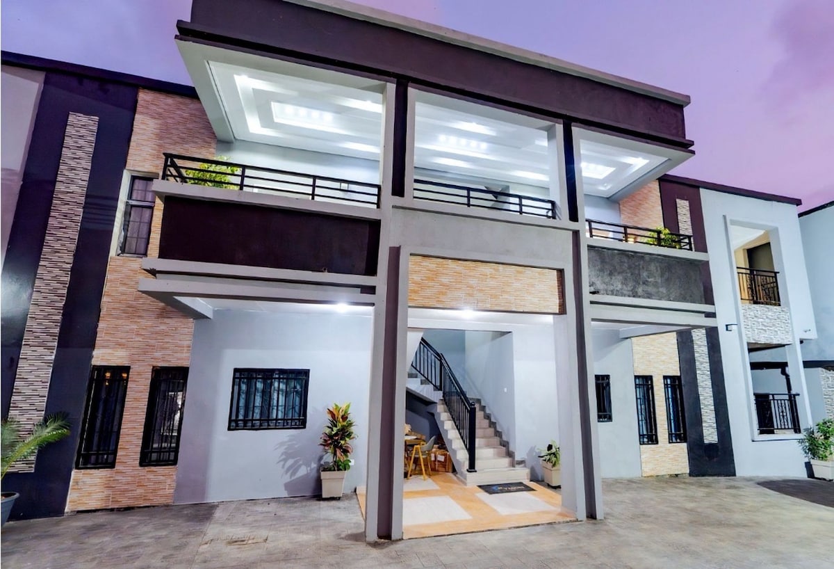 Exterior image 4