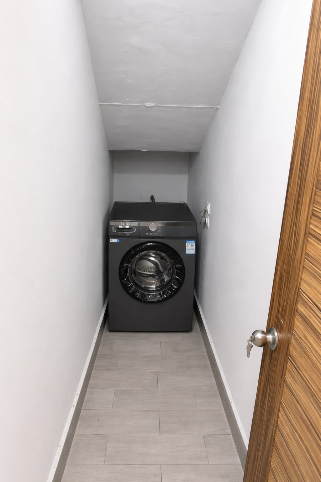 Laundry area image 1