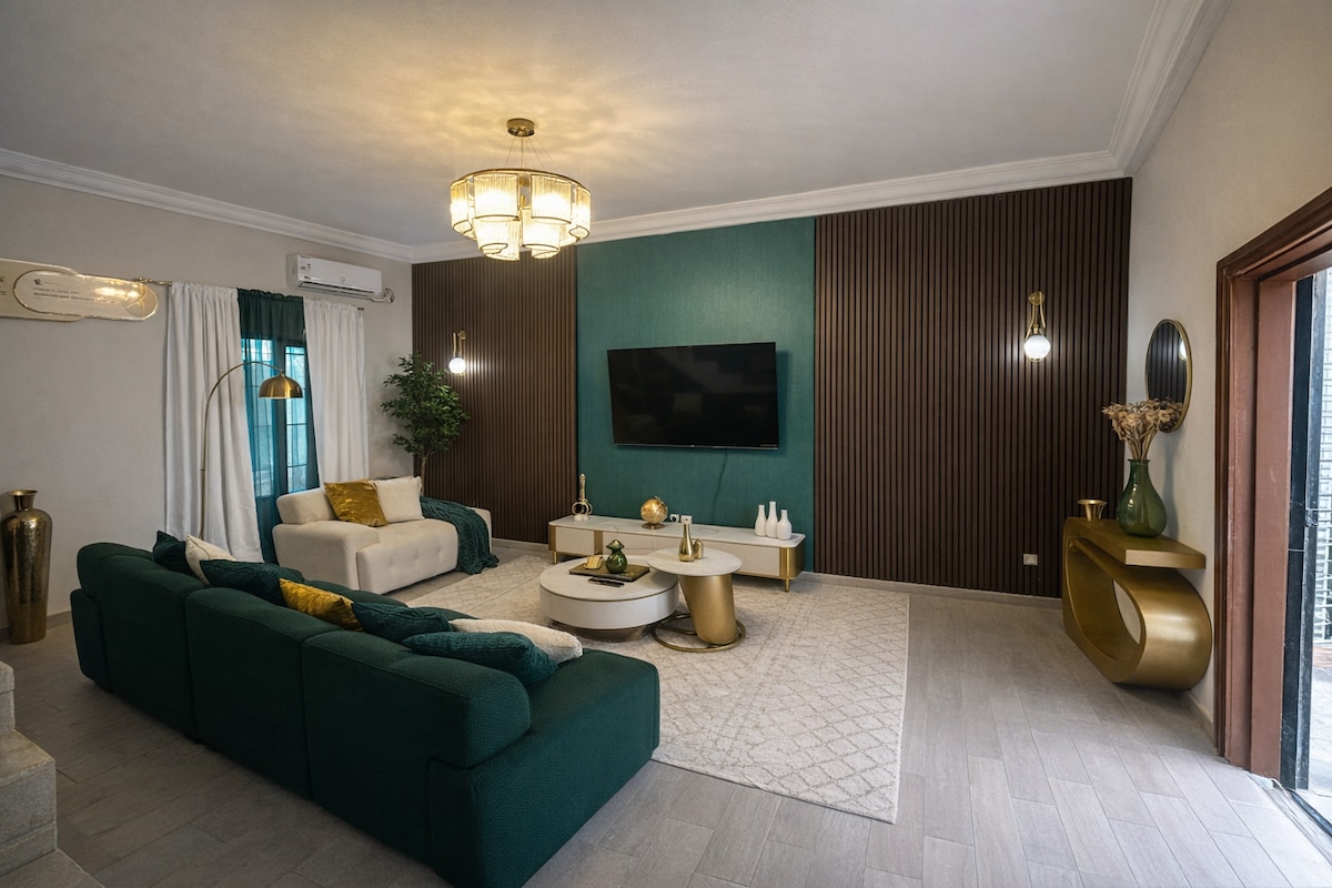 Living room image 3
