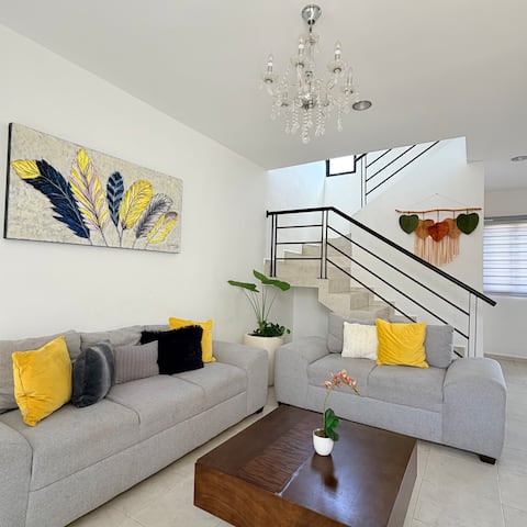 Top performing Airbnb: CASA K'AN K'AN beautiful, illuminated, decorated in Fraccionamiento Floresta Residencial