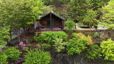 Youngwol - Private - Couple Log Cabin in Nature (Starry Night, Campfire, Water)