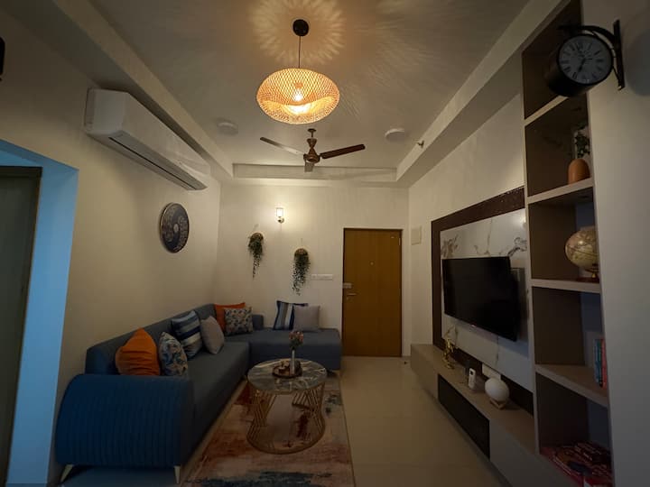 Skyline Haven 2bhk 28th Floor + Pool - Ahmedabad