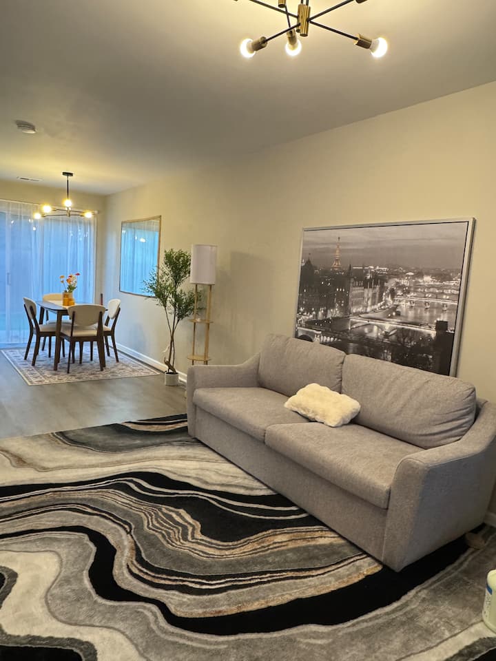 Modern Entire House For 6 Guest At University City - Concord, NC