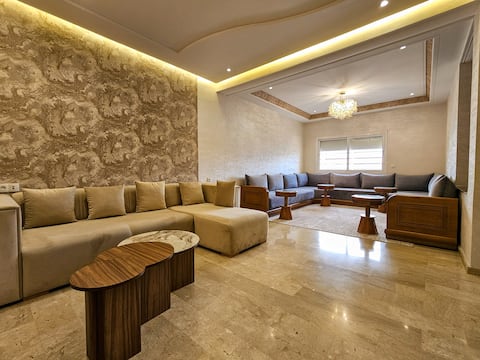 Top Airbnb: Spacious & Quiet Apartment in City Center. in Arrondissement De Zouagha مقاطعة زواغة