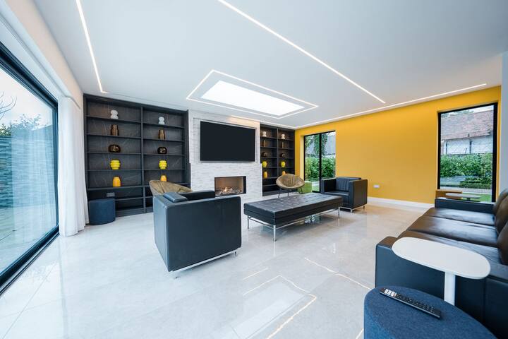 Golf Open 2026 Luxury Stay With Indoor Heated Pool - Southport