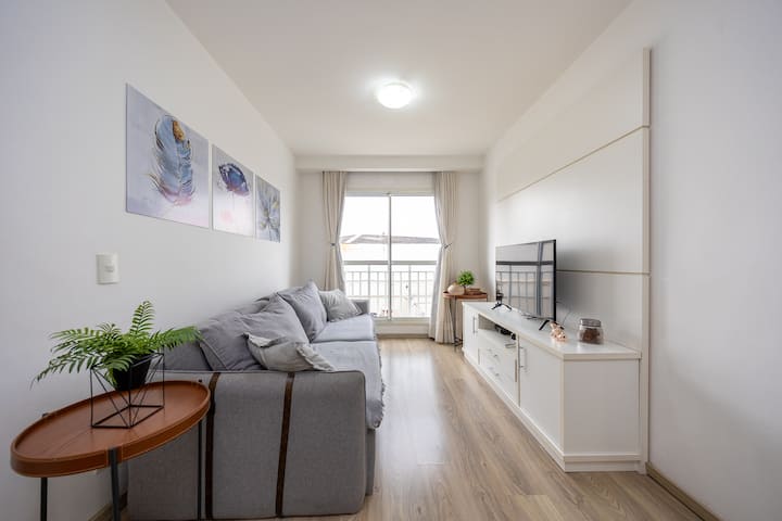 Apartamento 2 Quartos, 1 Vaga, Churrasqueira - Curitiba