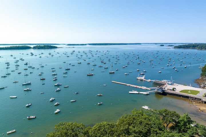 Elegant Coastal Retreat: Serene Luxury Living - Yarmouth, ME