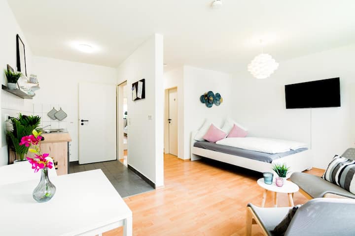 Modern Apartment For Two People With Parking - Magdeburg