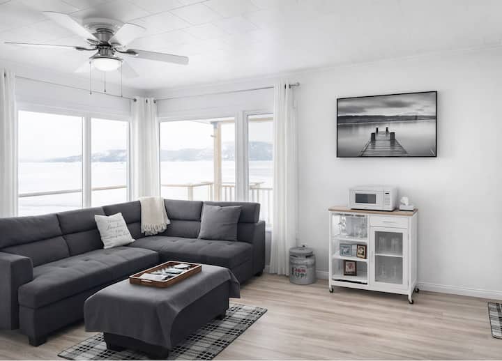 Chalet Chaleureux Avec Accès Privé à La Plage - Saguenay
