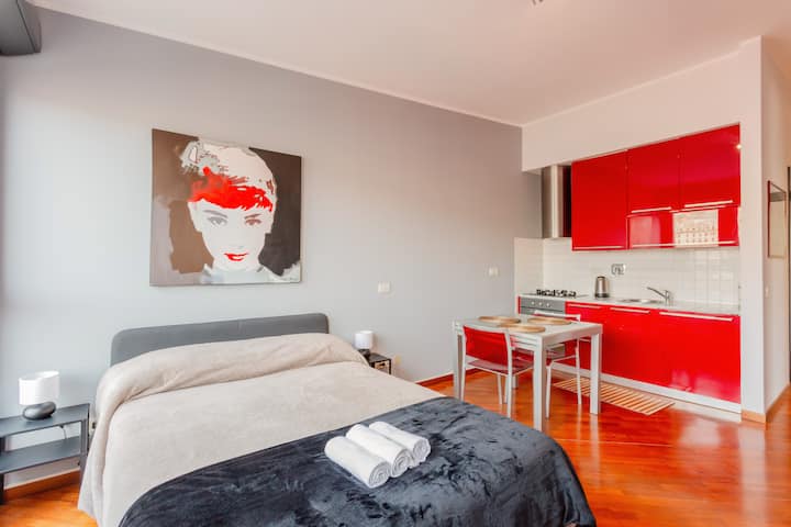 Guesthost - At Molo Antico Studio Apartment - Genua
