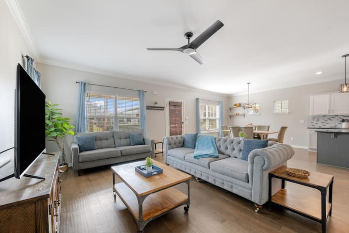 Convenient Modern 3br W/yard Near Broadway & Vandy - ナッシュビル, TN