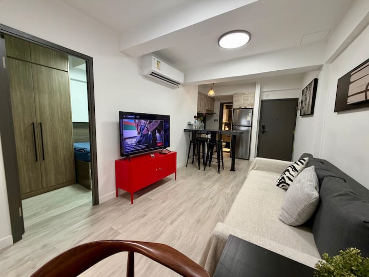Chic 3br In Times Square Sleek Design + Workspace - Hong Kong