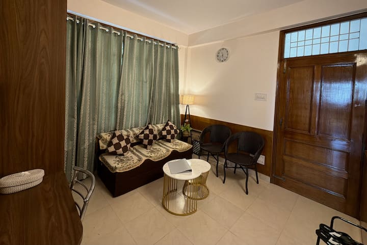 Irra Homes · The Nest · Panoramic Valley Views - Shimla