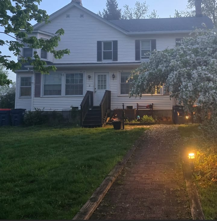 Tranquil Roomy Getaway Close To All - Saugerties, NY