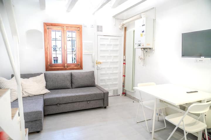 Bohemian Duplex In Malasaña - Madrid