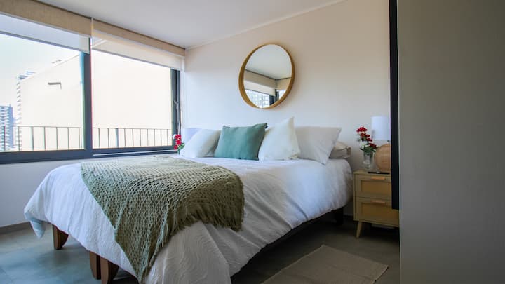 在大型欧洲特大号床上休息️✨高档CIC床垫，旨在让您睡得安稳。 其简约风格、自然光线和温馨的细节-舒适优雅的氛围，非常适合在家中感受 
