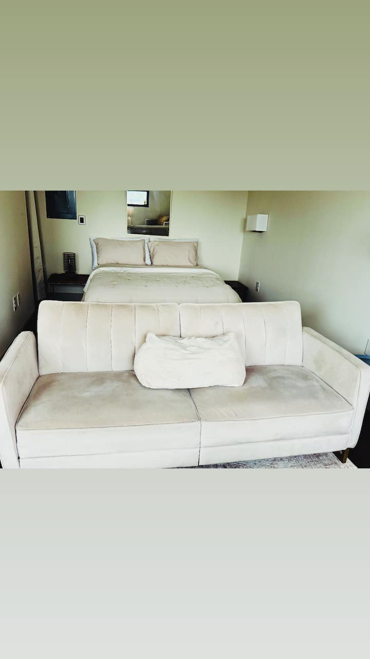 Executive City Suite | Skyline Views - Dallas, TX