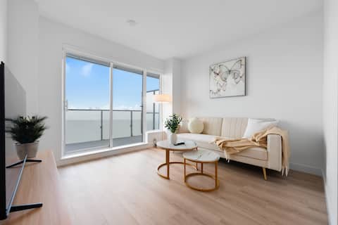 Popular Airbnb listing: Richmond Central Brand New Luxury 1 Bedroom Condo in City Centre