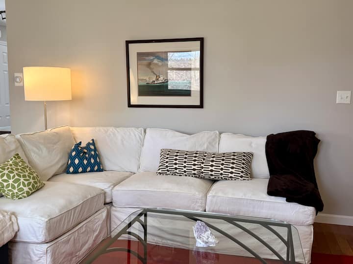 Lovely 3-bedroom Cape-house In Charming Yarmouth - Yarmouth, ME