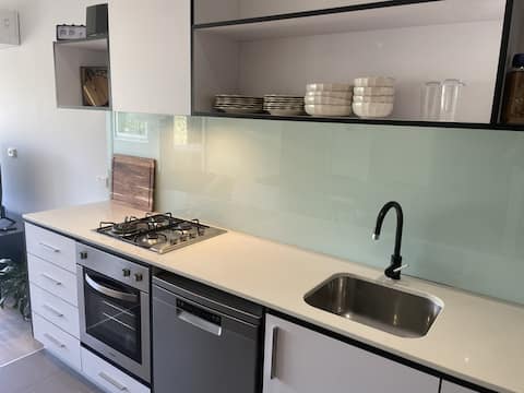 Successful Airbnb property: Apartment in North Melbourne in North Melbourne
