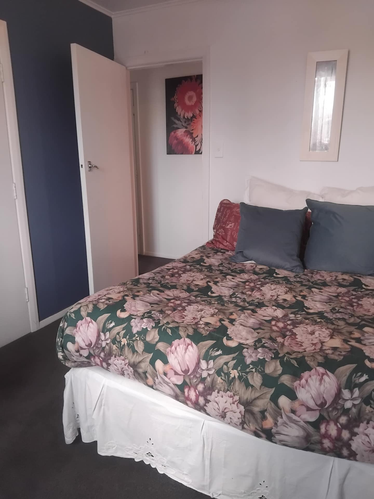 Warm Inviting 
Room 
Ea 2