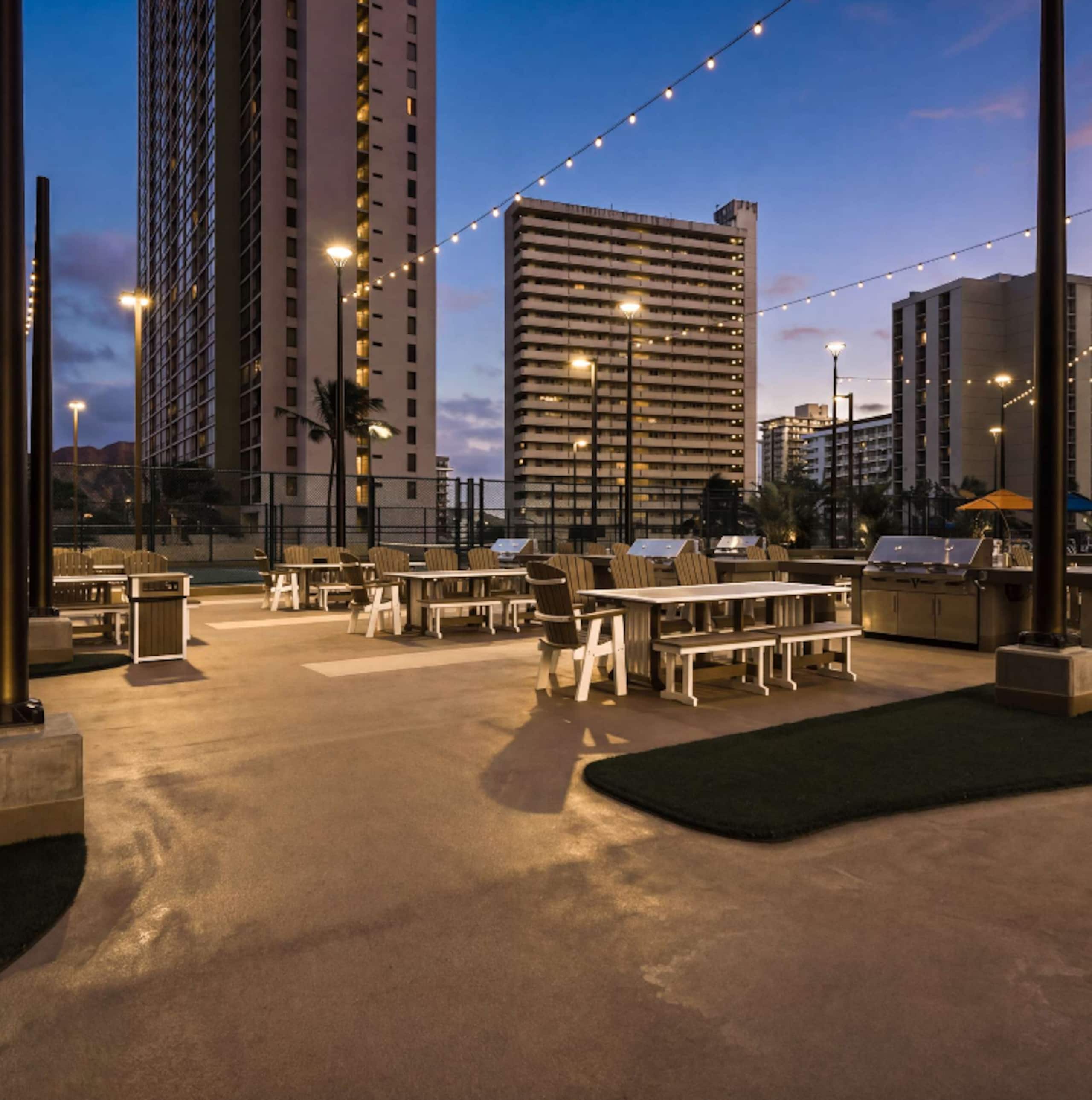 Hokusai Suite/Free Parking/WIFI/1 block to beach - Image 28