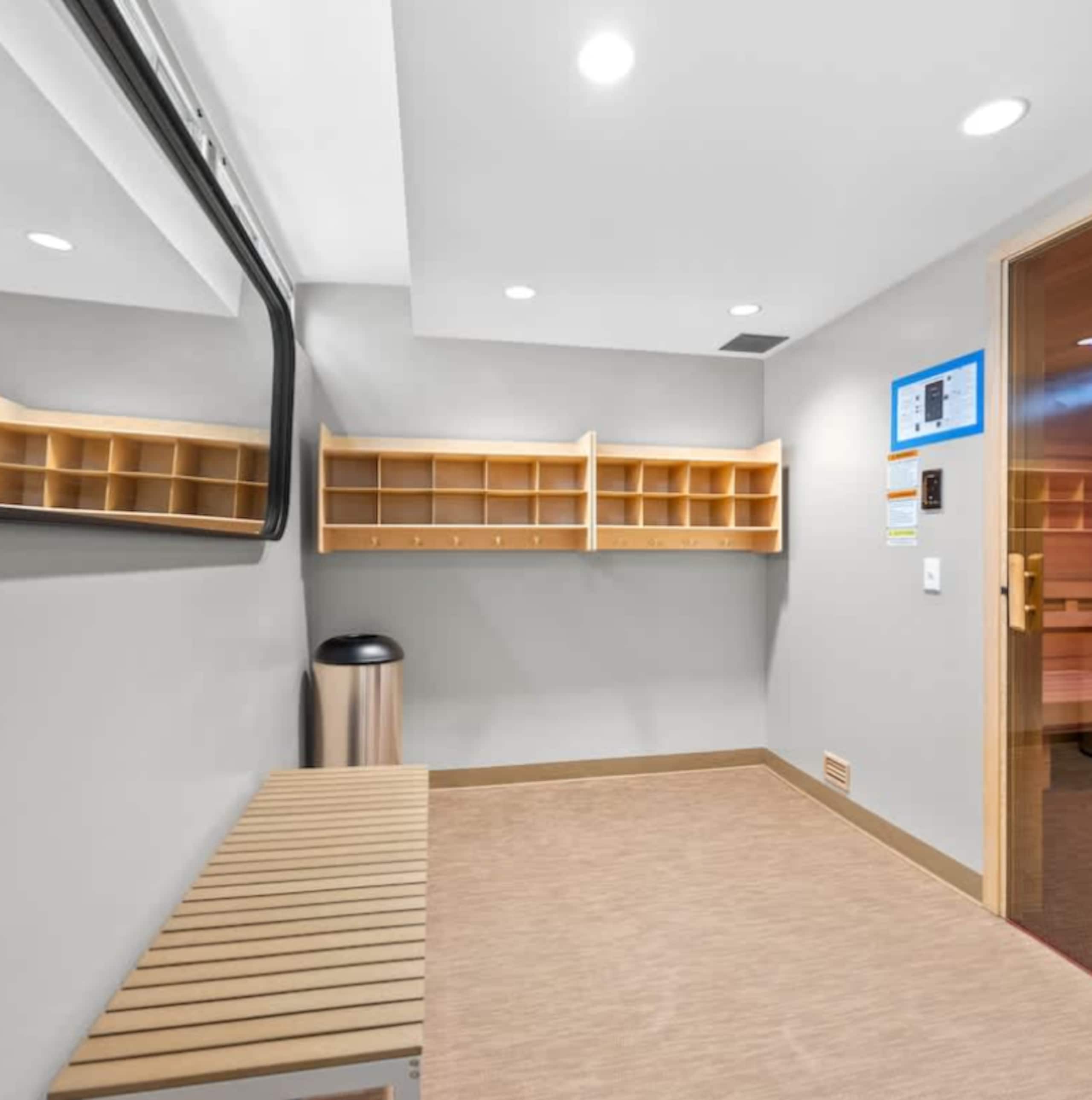 Hokusai Suite/Free Parking/WIFI/1 block to beach - Image 55