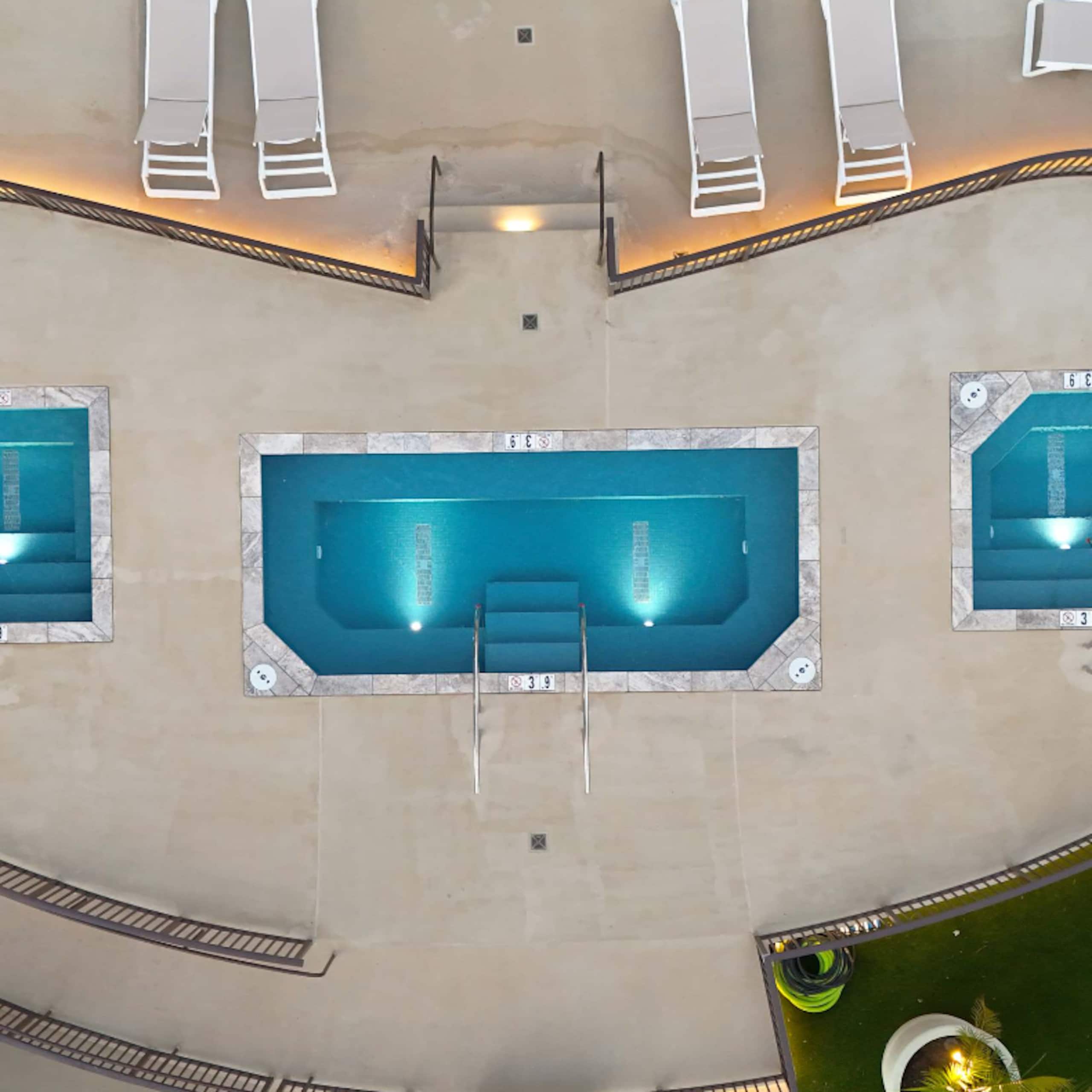 Hokusai Suite/Free Parking/WIFI/1 block to beach - Image 56
