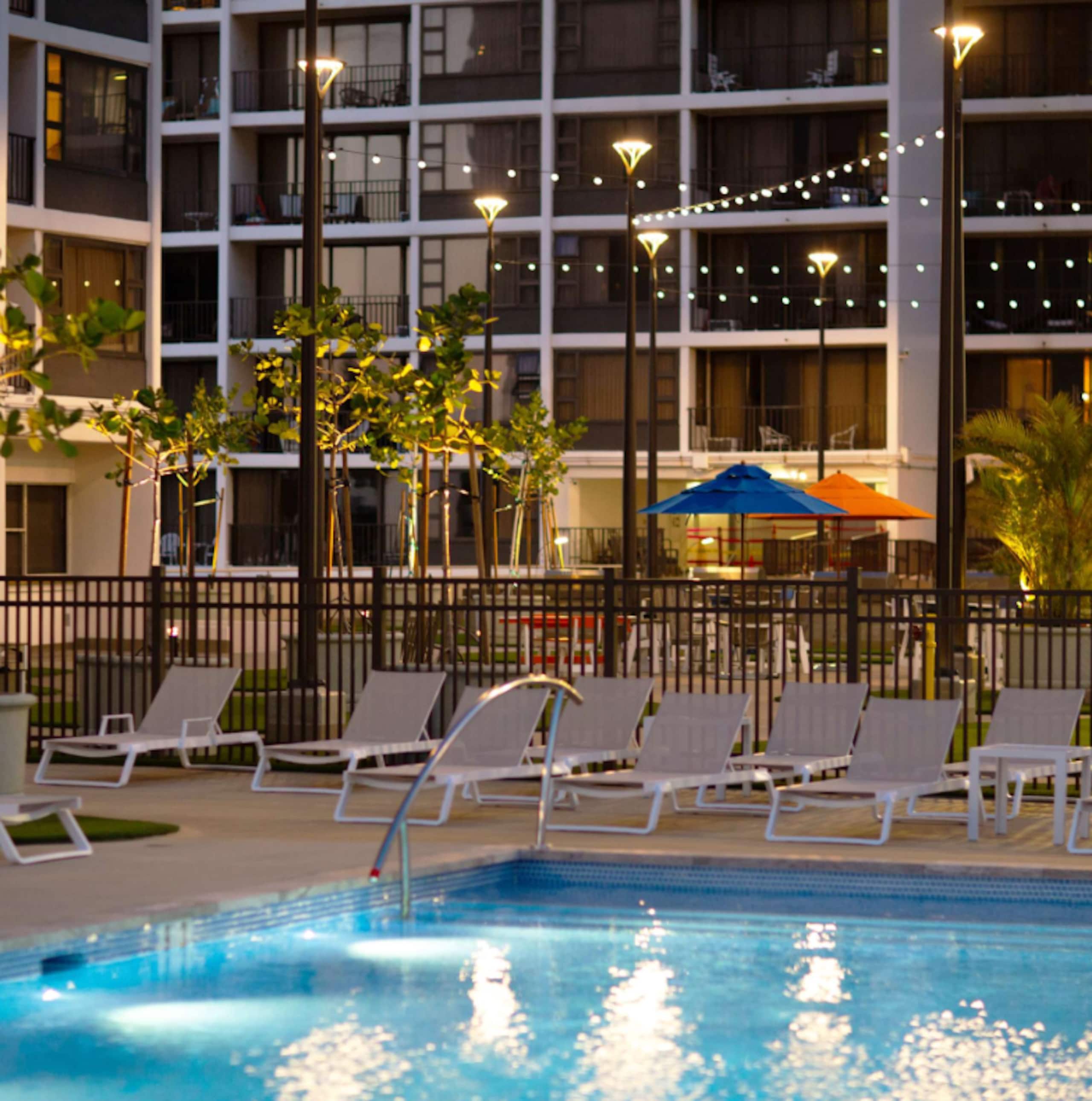 Hokusai Suite/Free Parking/WIFI/1 block to beach - Image 53