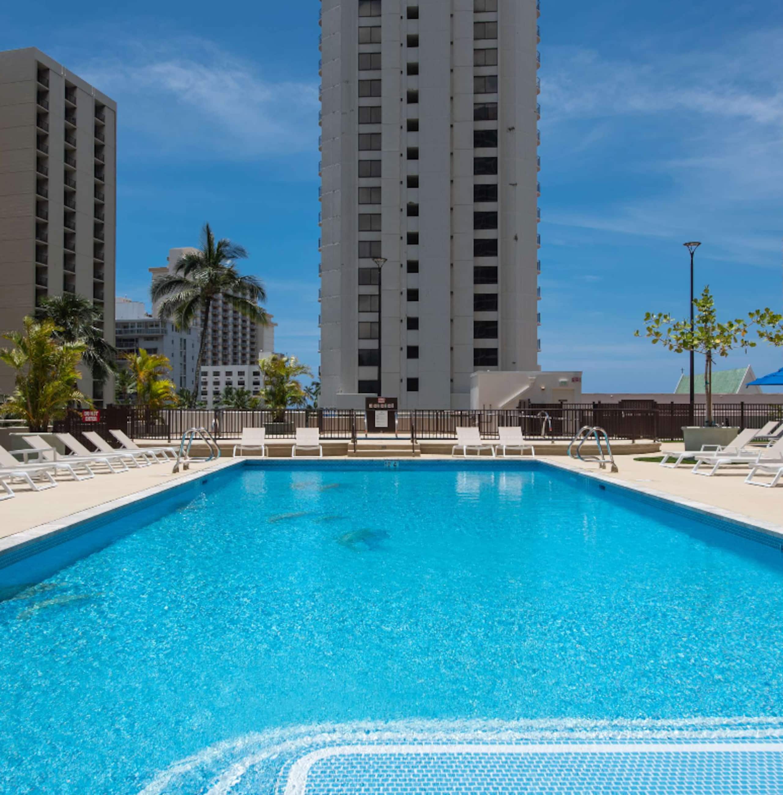 Hokusai Suite/Free Parking/WIFI/1 block to beach - Image 49