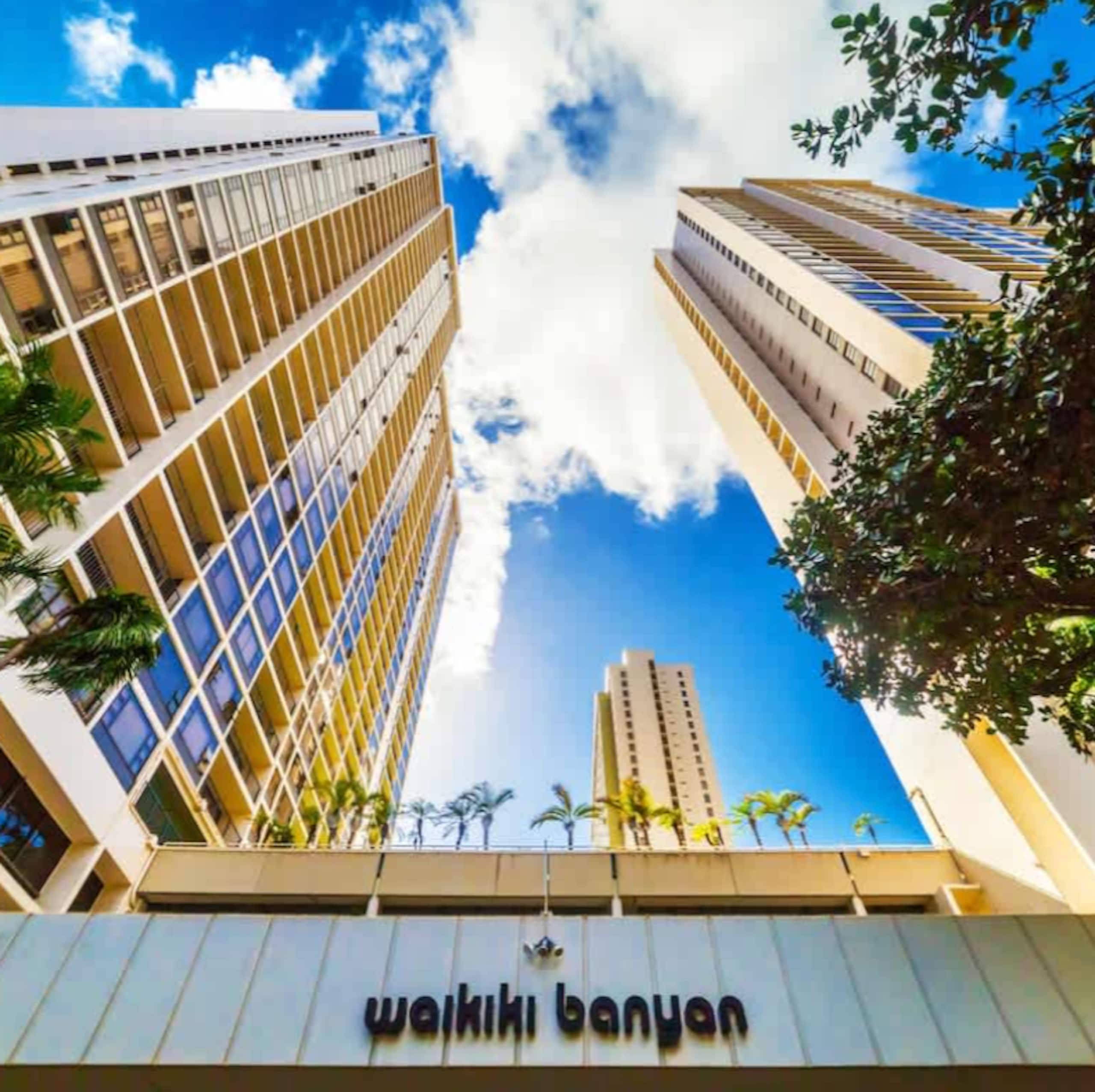 Hokusai Suite/Free Parking/WIFI/1 block to beach - Image 39