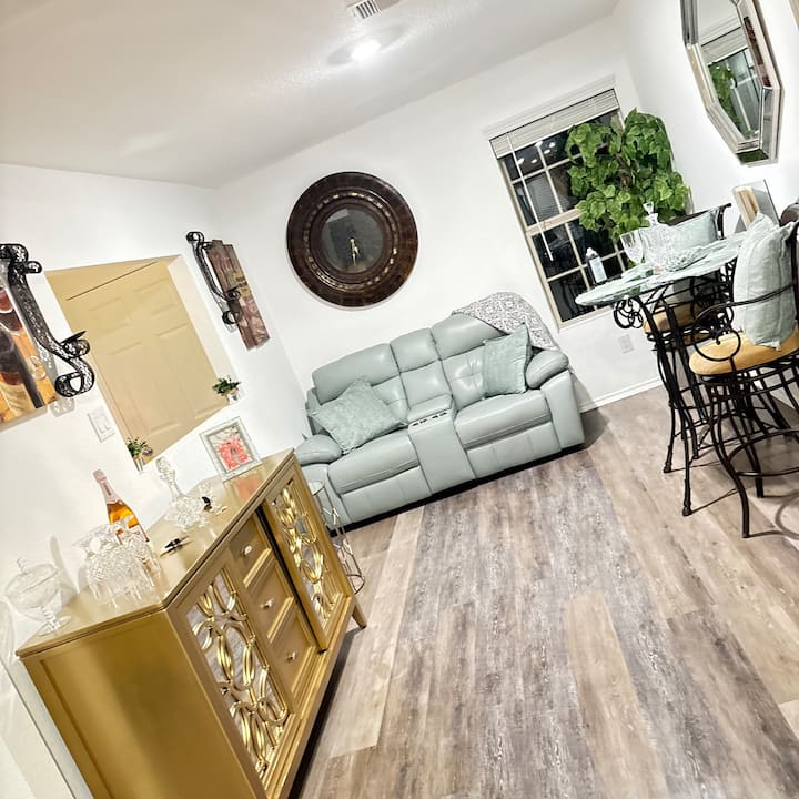 Cozy 3 Bedroom Two Bath 30 Minutes From Downtown - Sienna Plantation, TX