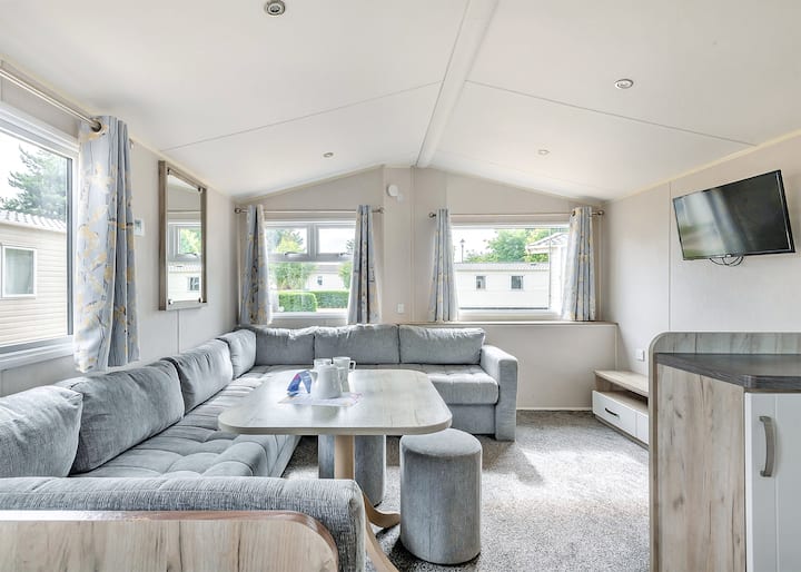 Silver 3 Caravan, Slps 8, Ensuite, Decking - Camber Sands