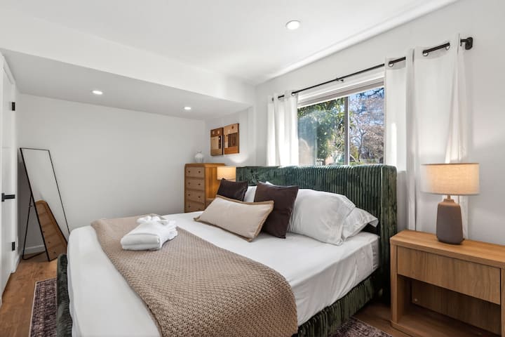 Colchón híbrido de espuma viscoelástica tamaño king de firmeza media. 