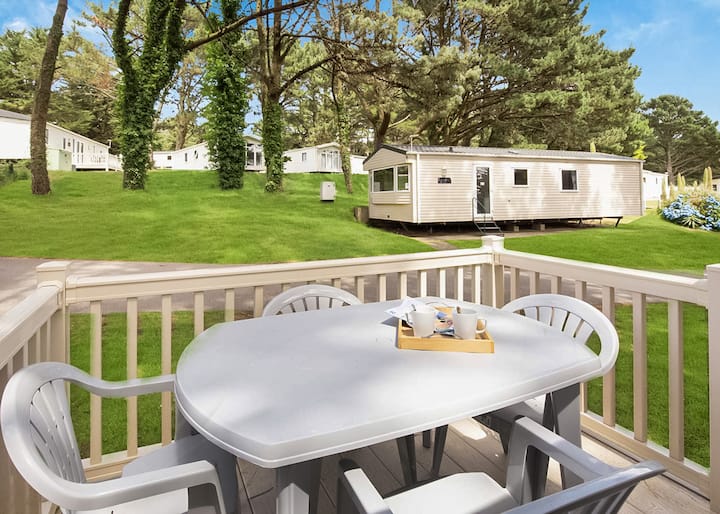 Silver Premium 2 Caravan, Sleeps 6. With Decking - Ambleside