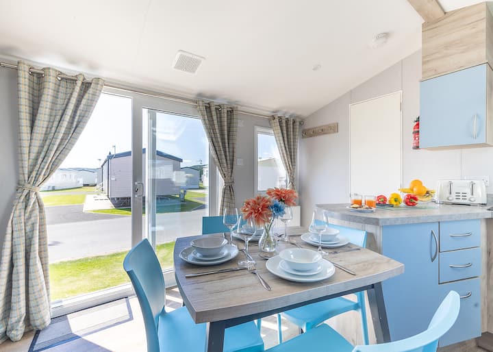 Gold Caravan With Parking, Ensuite & Decking - 콘월