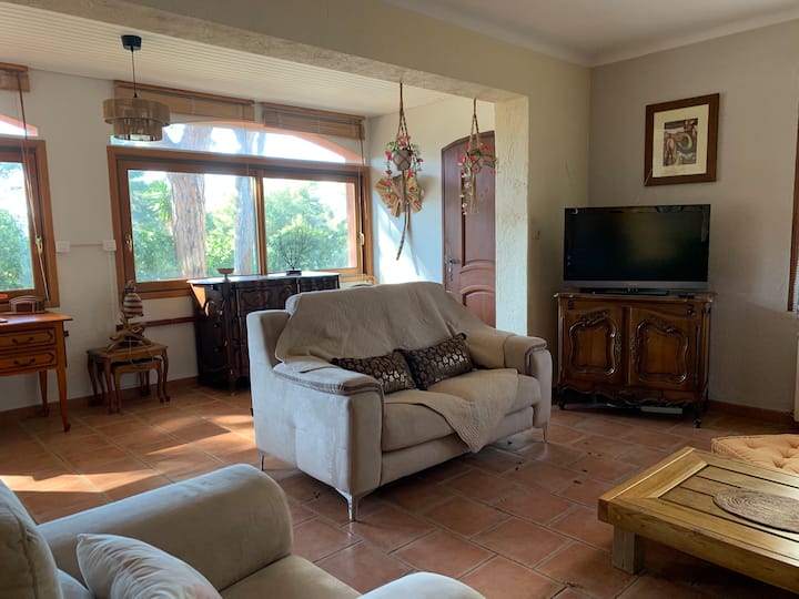 Rez-de-villa Avec Terrasses Et Jardin - Porquerolles