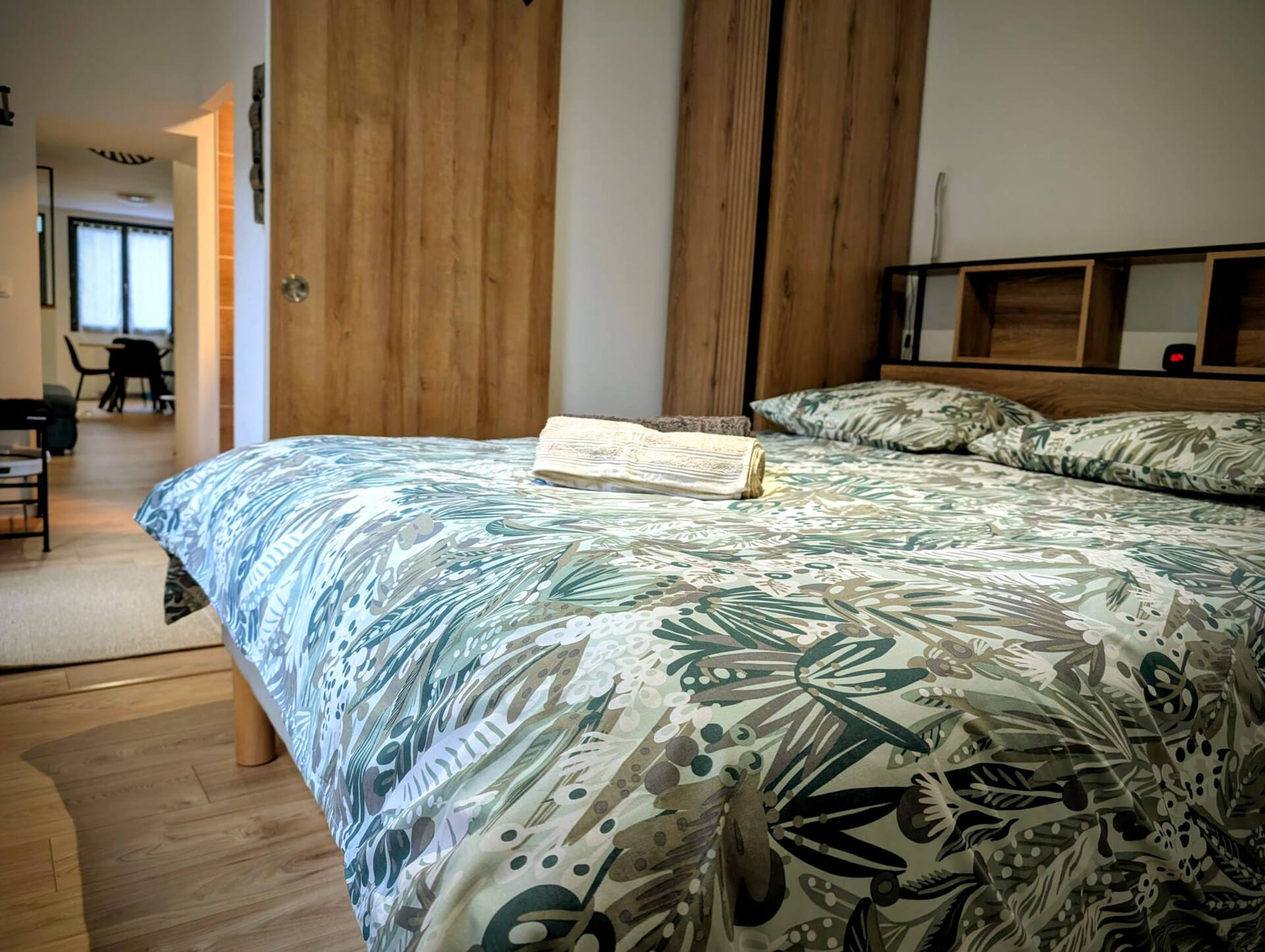 Cuisine équipée et espace repas