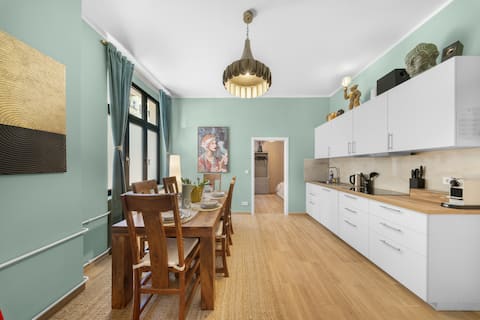Successful Airbnb property: Loftly Modersohnstr Near East Side/Warschauer Str in Berlin