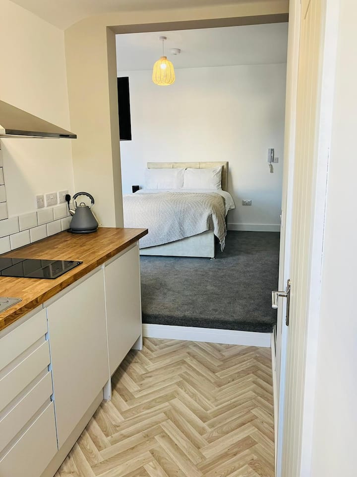 #106a Modern Rugby Studio | Business Stay| For 2 - Rugby