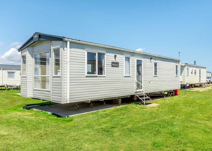 Gold Caravan 6 - Camber Sands