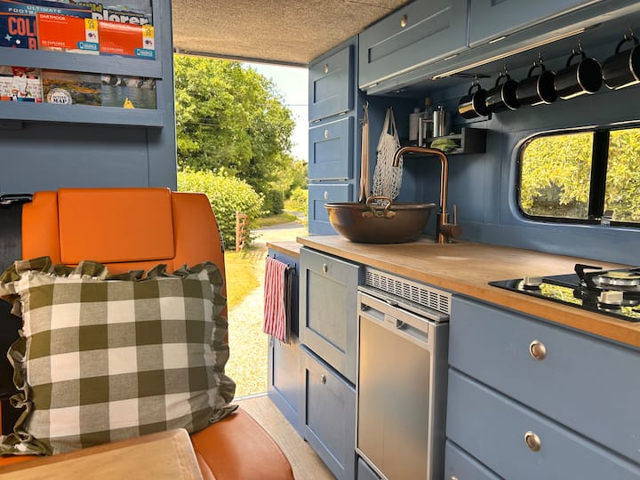 Monty The Land Rover Camper - Andover