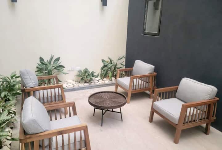 Elevated Pool-view Retreat • 5 Minutes To Town - 牙買加