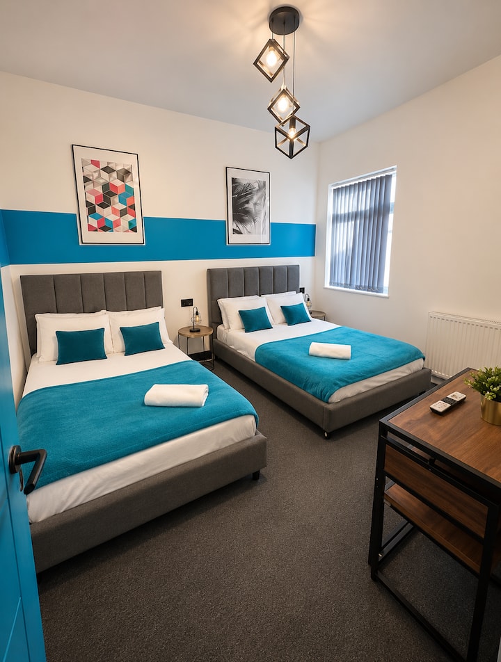 Tudors Esuites Spacious 4 Bedroom House - Birmingham