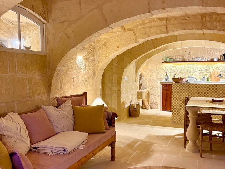 Beautiful Traditional Farmhouse With Pool - Malta