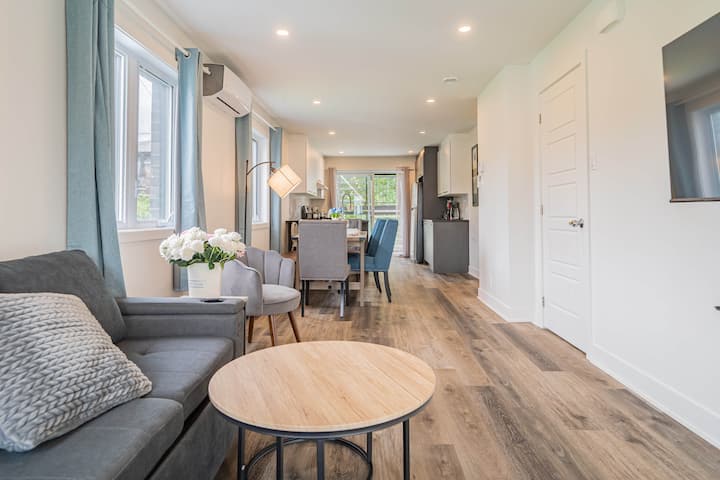 Stylish Oasis Getaway With 2 Free Parking Spots - Longueuil